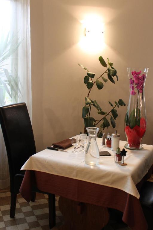 Logis Hotel Restaurant De La Dore Vertolaye 외부 사진