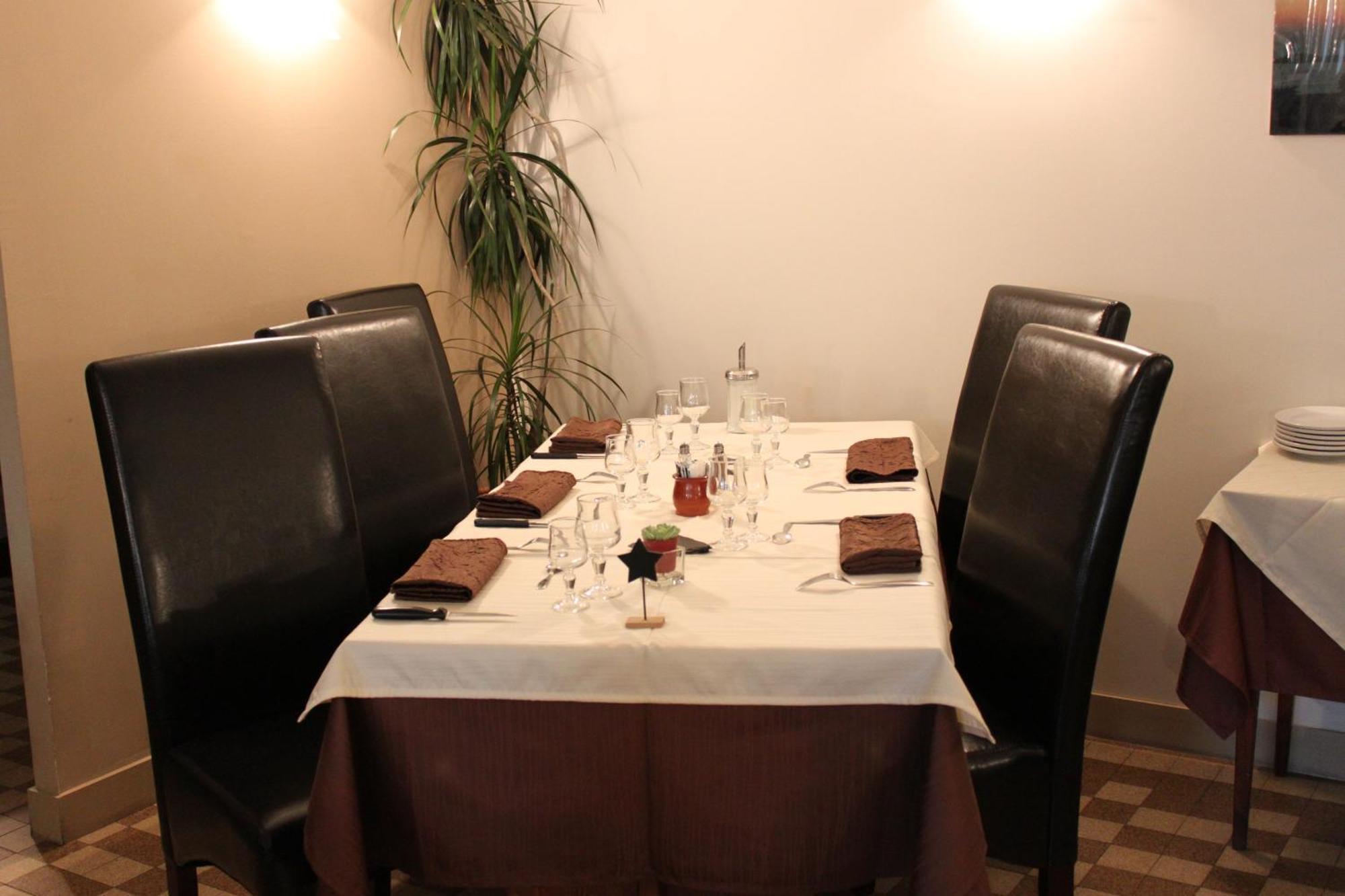 Logis Hotel Restaurant De La Dore Vertolaye 외부 사진