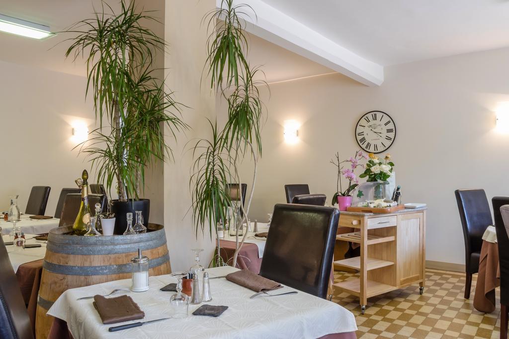 Logis Hotel Restaurant De La Dore Vertolaye 외부 사진