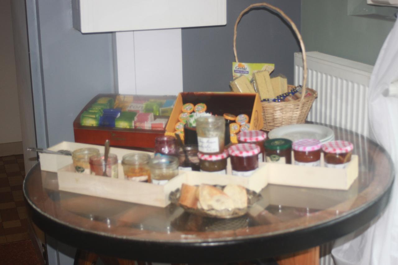 Logis Hotel Restaurant De La Dore Vertolaye 외부 사진