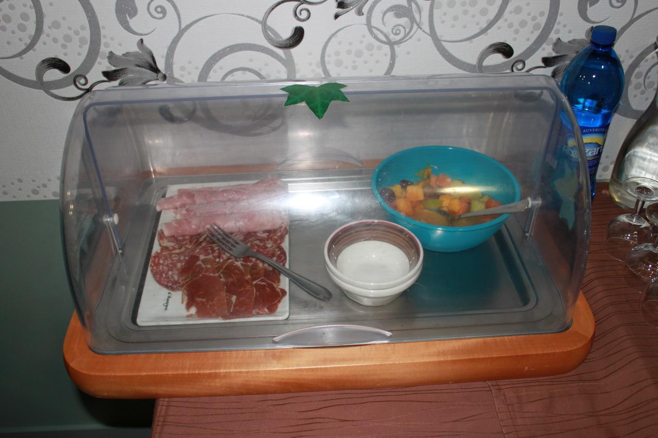 Logis Hotel Restaurant De La Dore Vertolaye 외부 사진