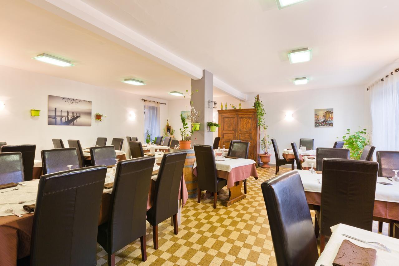 Logis Hotel Restaurant De La Dore Vertolaye 외부 사진